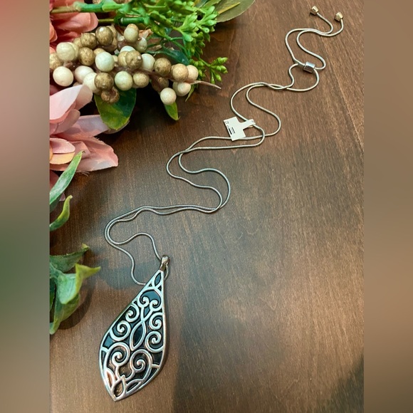 Adjustable Pendant Necklace - Picture 4 of 9